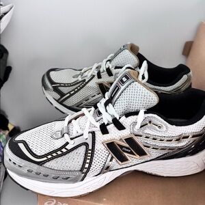 new balance perfect condition size 13 men